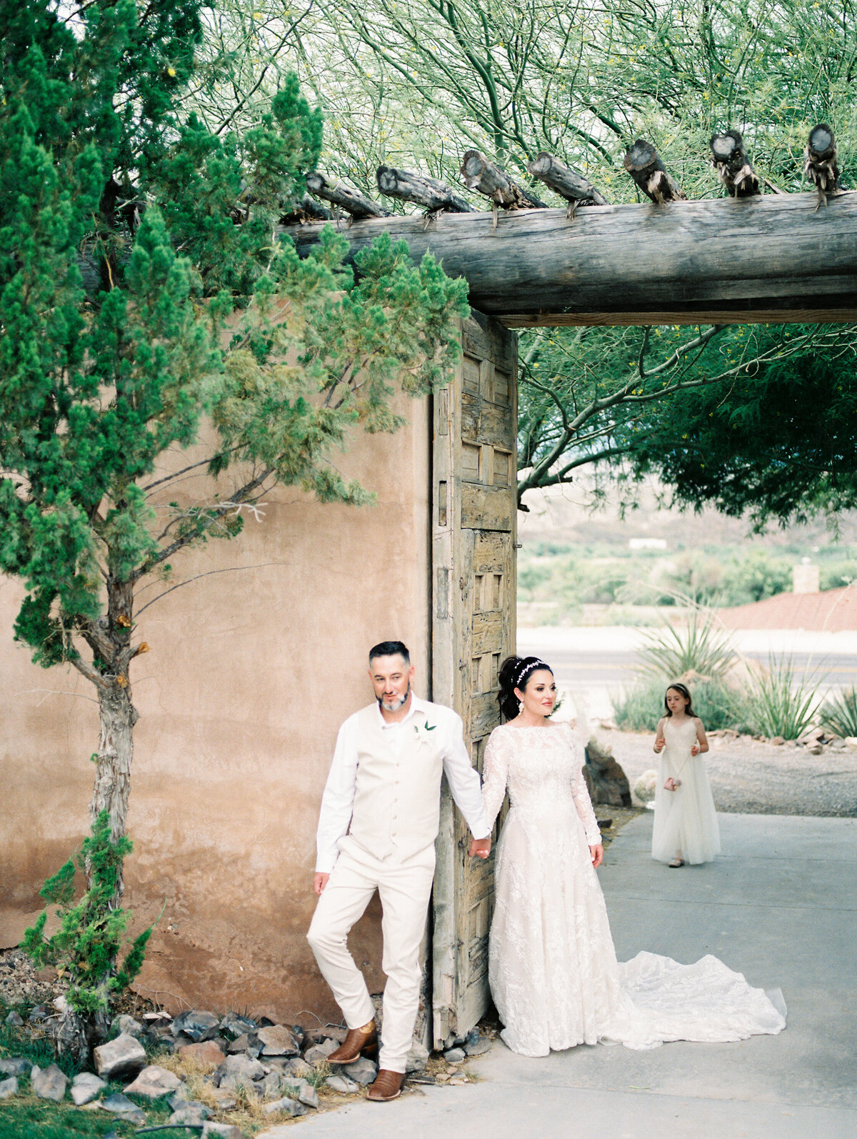 Wedding-at-Lajitas-Golf-Resort-Texas-2023-Coombes-Melanie-Julian-Photography-02-PreCeremony-118