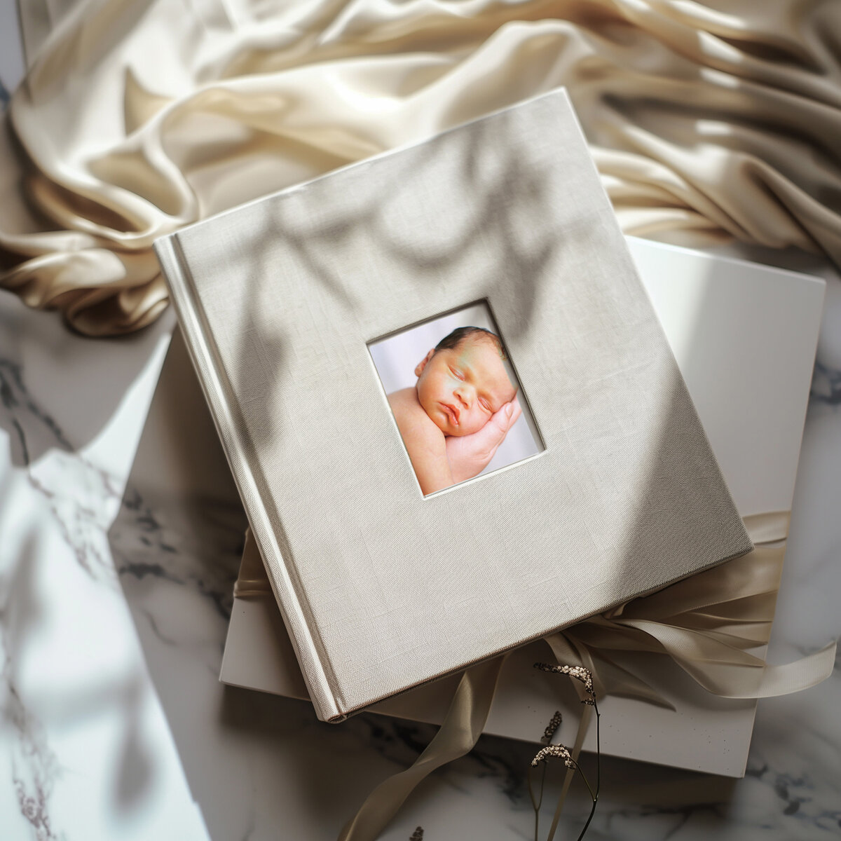 Album_Mockup_Newborn