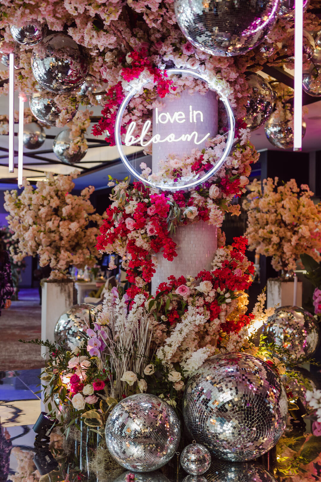 Neon Dream in Bloom Photo Experience at The 2023 WedLuxe Show Toronto photos by Purple Tree Photography21