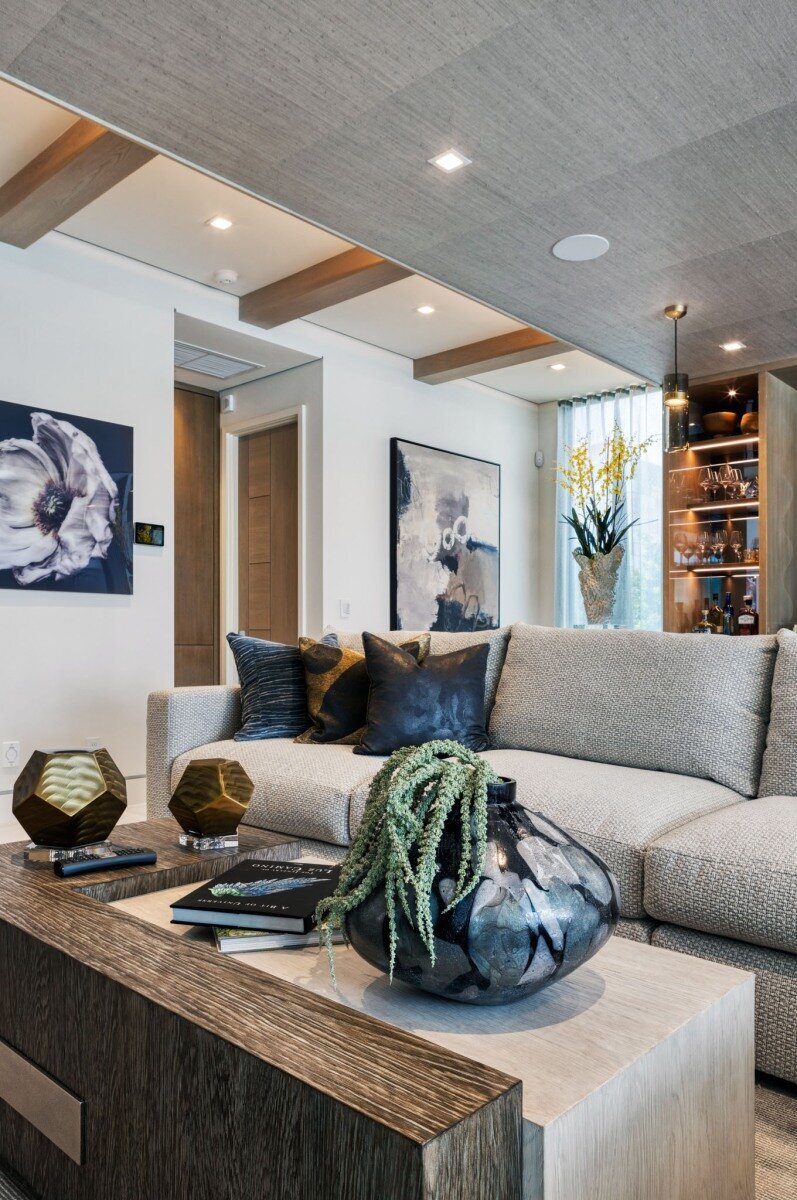 1_LIVING_DETAIL_VERTICAL