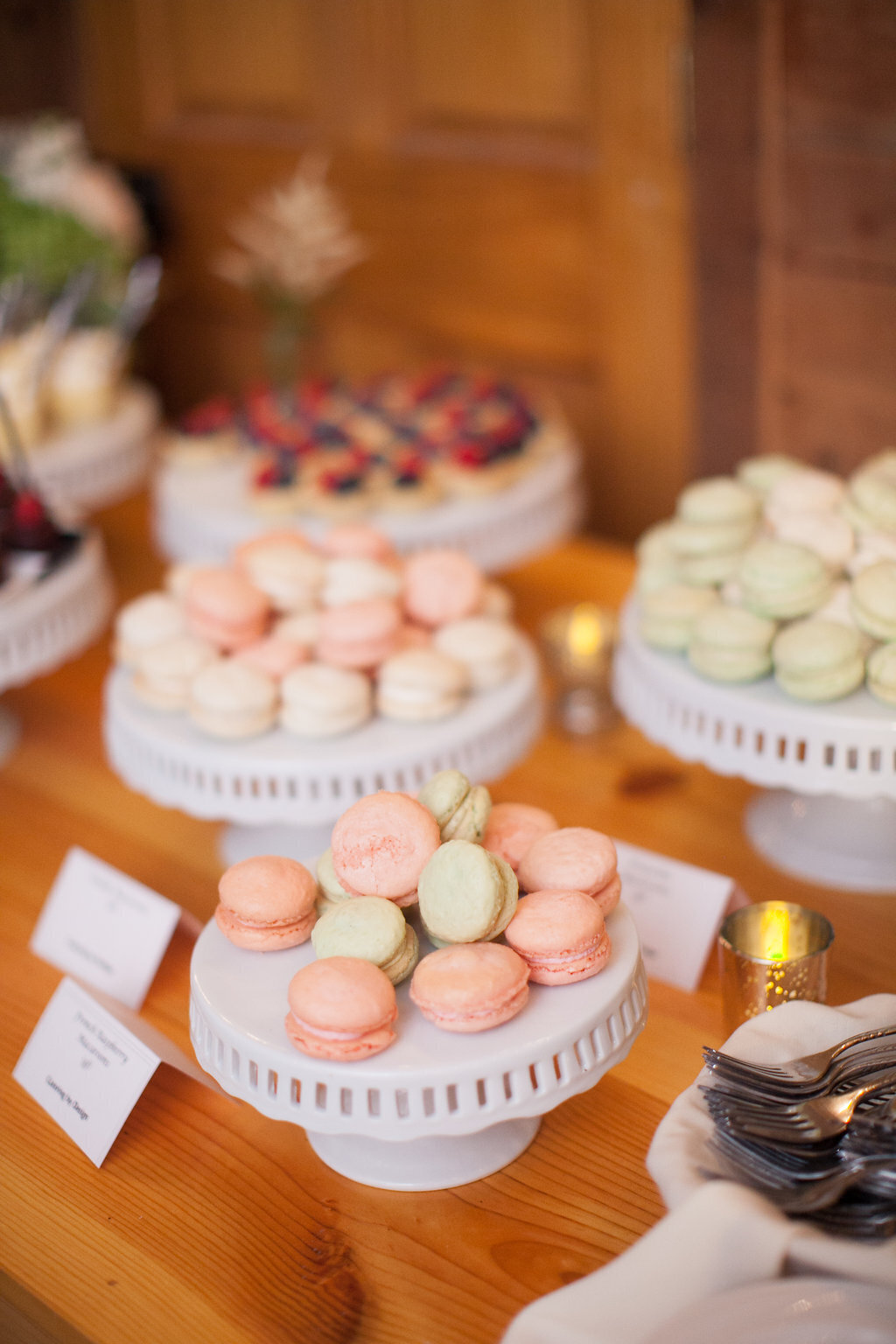 dessert station with macrons and macaroons