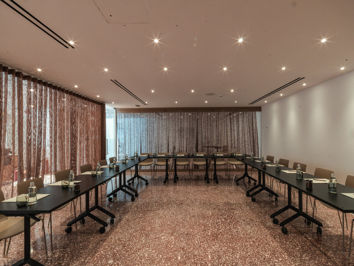 Waterstone - NOŪS Santorini - Santorini - Luxury Boutique Hotel - NOŪS Santorini-Meeting Space3a