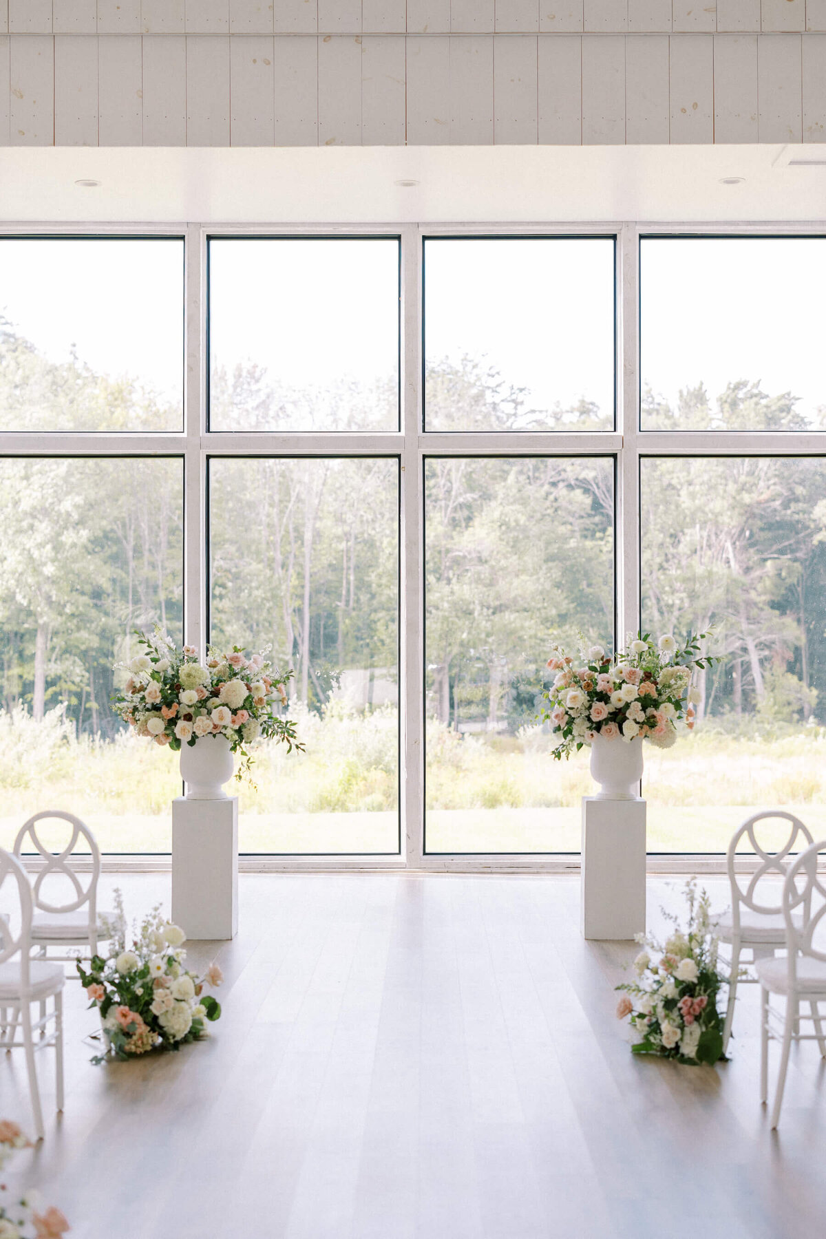 greenery-mckenzies-farm-wedding-florals-11