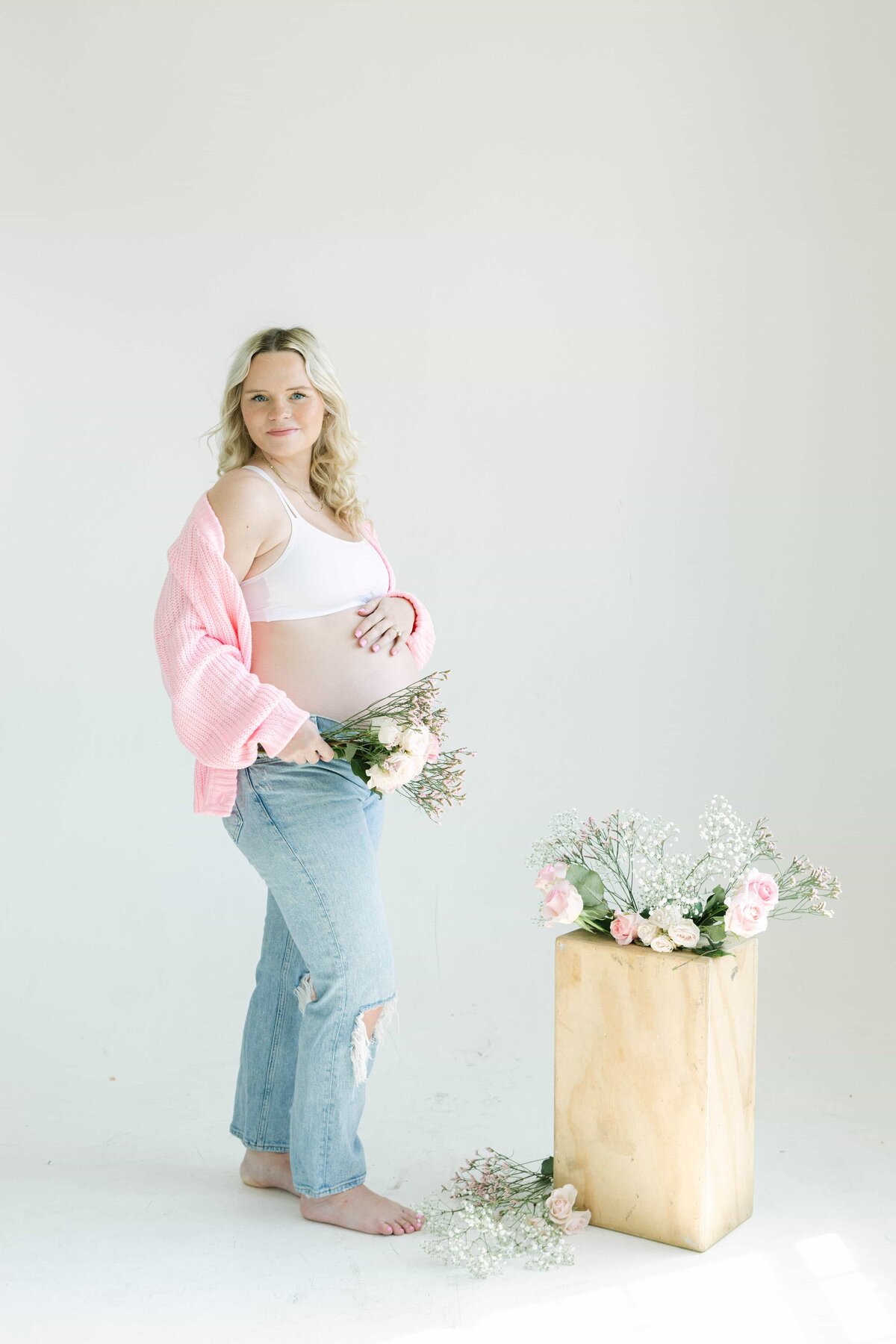 Sophisticated maternity photoshoot at Superb Studio, Houston
