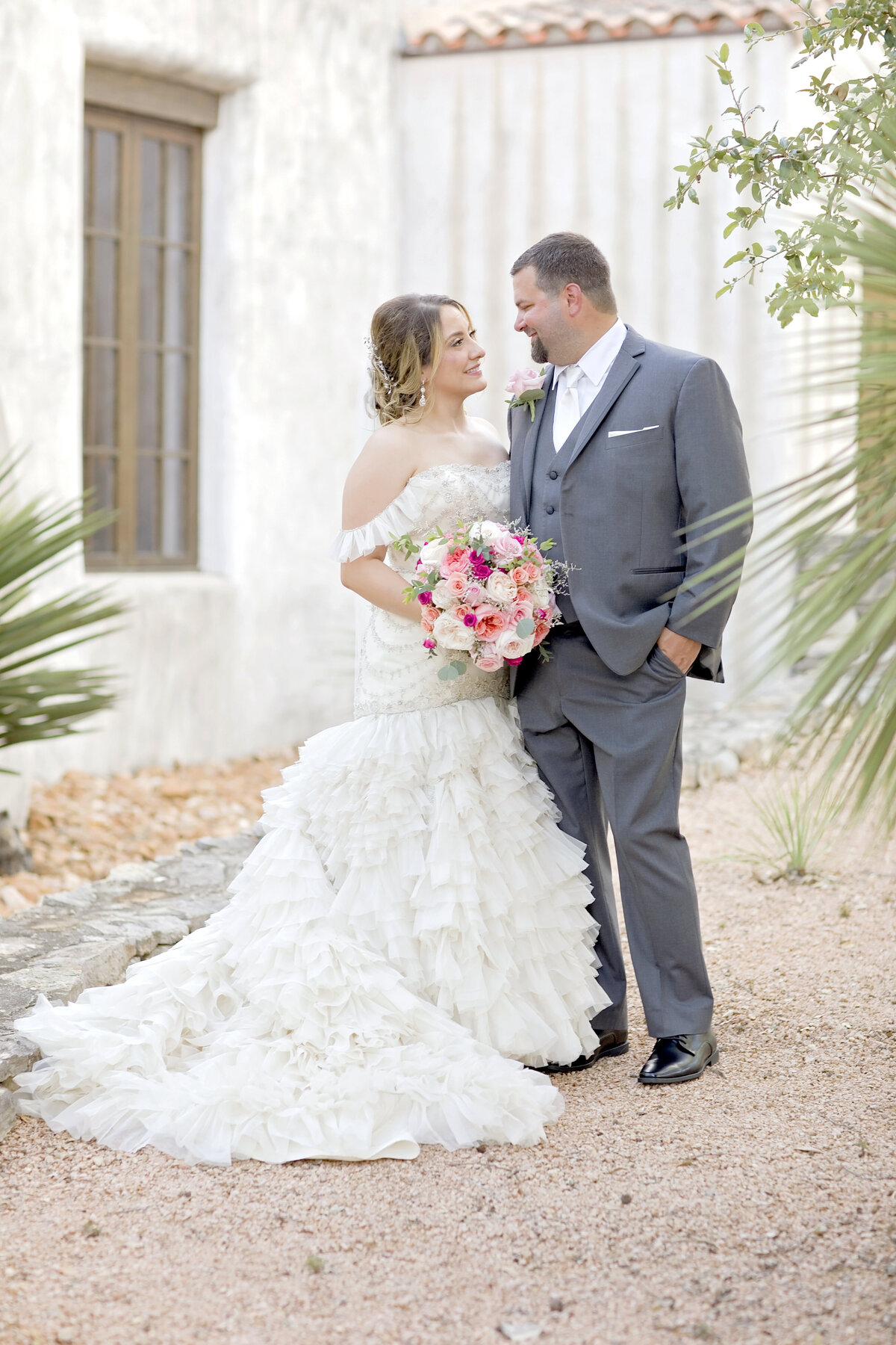bride and groom pose-wedding pose-lost mission-robin rogers photography