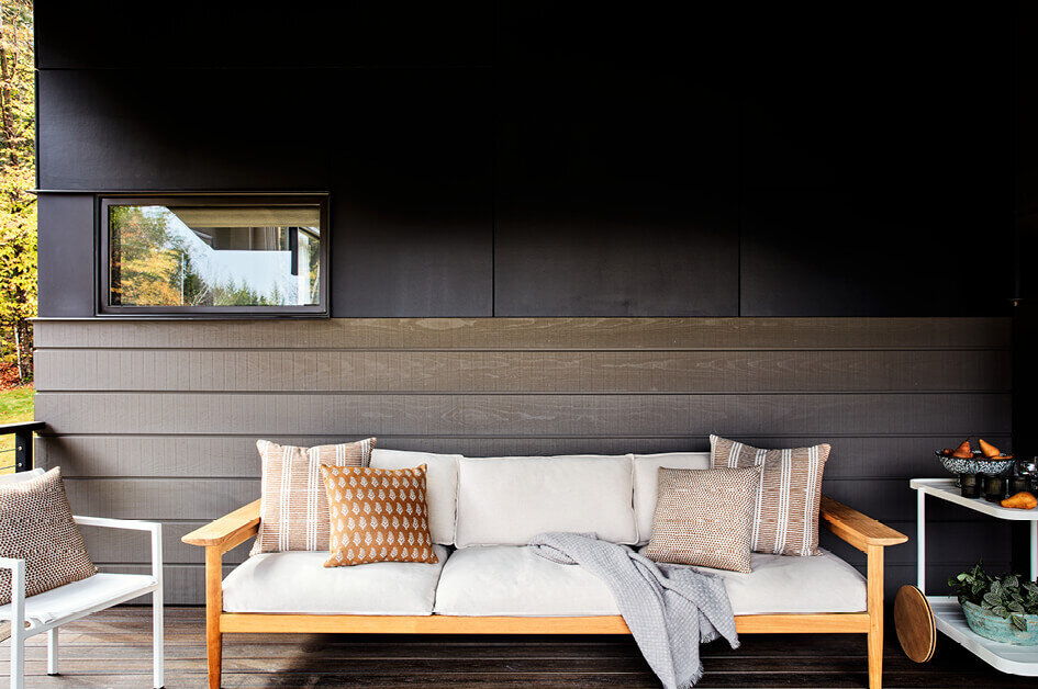 outdoor-furniture-covered-porch-vermont-interior-designers