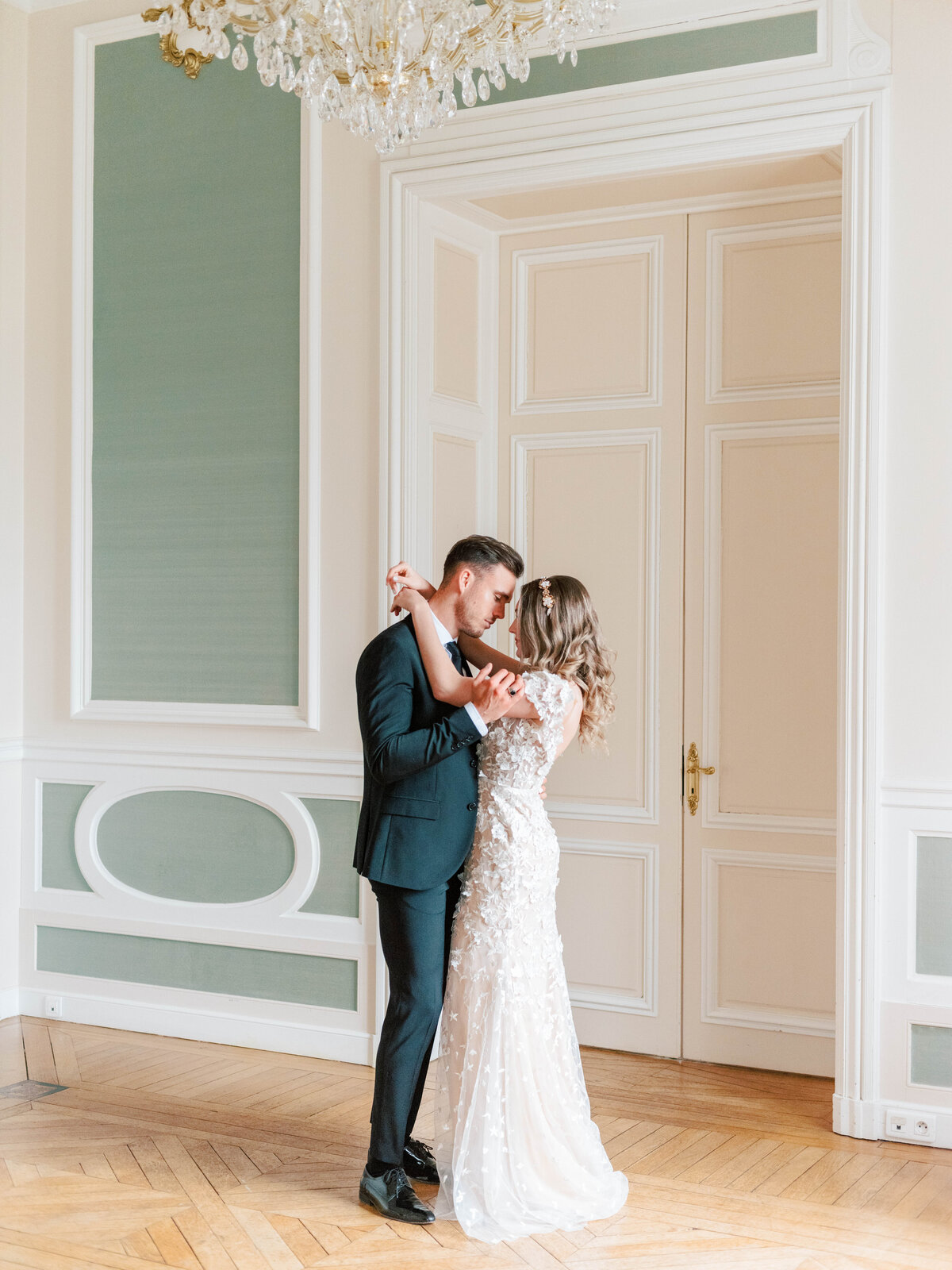 Arika Jordan Photography Chateau Boffemont Paris France Wedding Photographer-139