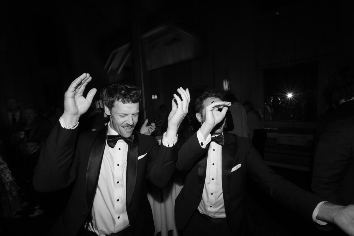 nestldown-rainy-reception-jes-dustin-350