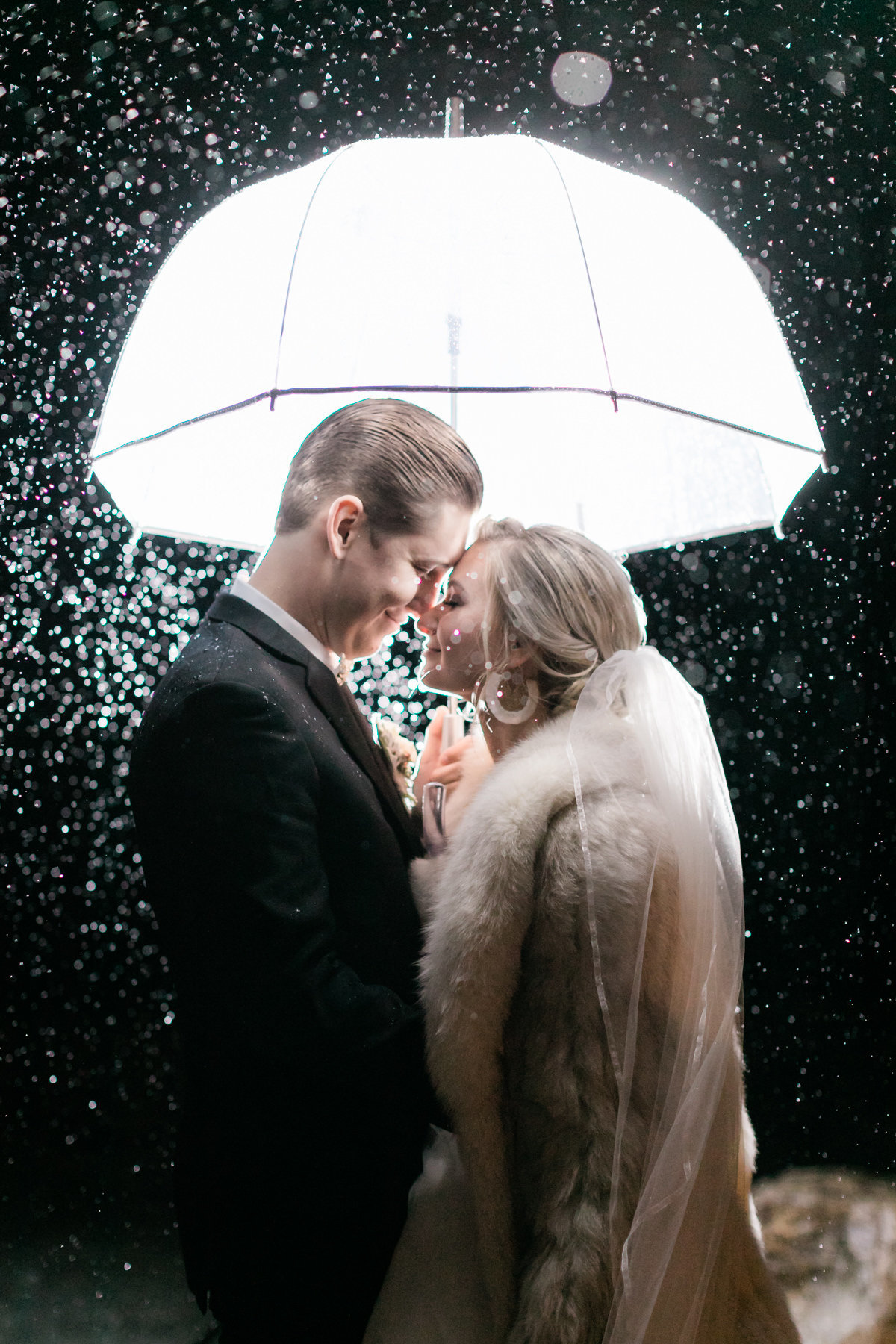 oyster-ridge-rainy-wedding-tayler-enerle00001