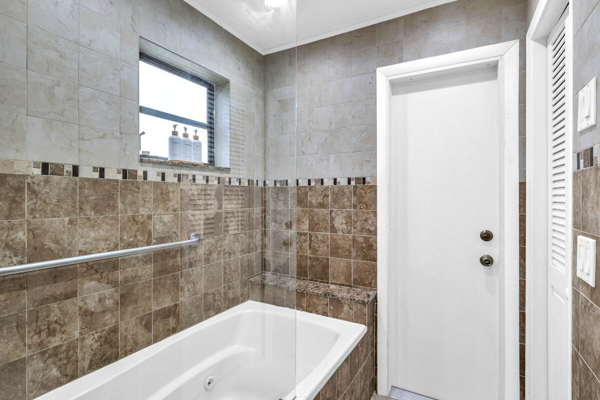 Bathroom 1 (3)
