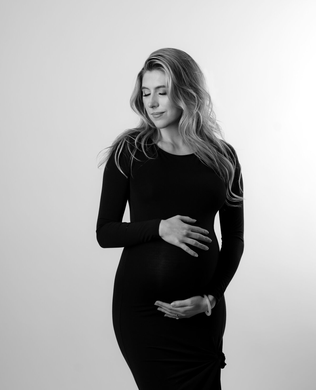 studio-maternity-pictures-austin-16