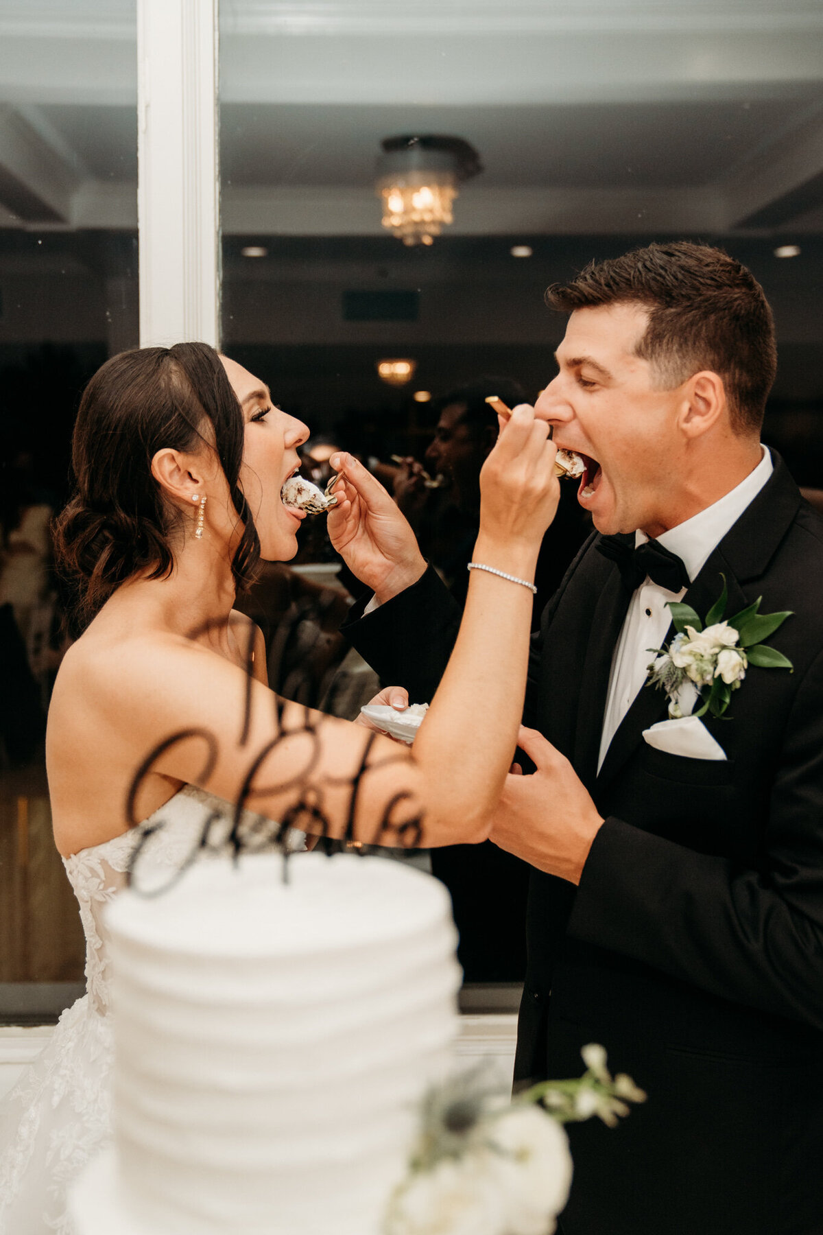 wedding-cake-cutting-springfield-country-club-ma-2