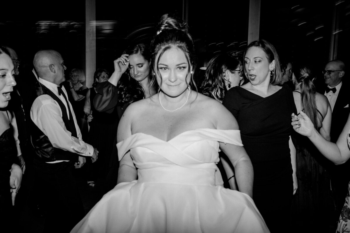 1589 Pascale and Nicolas NAC OBorn Room Wedding Downtown_Ottawa_Photography by Emma