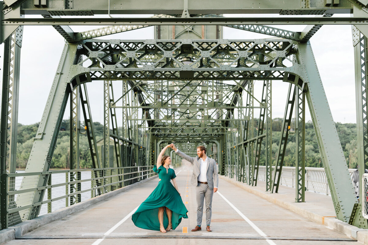 Stillwater-minneapolis-minnesota-Lift-Bridge-wedding-photographer-shane-long-photography-engaged