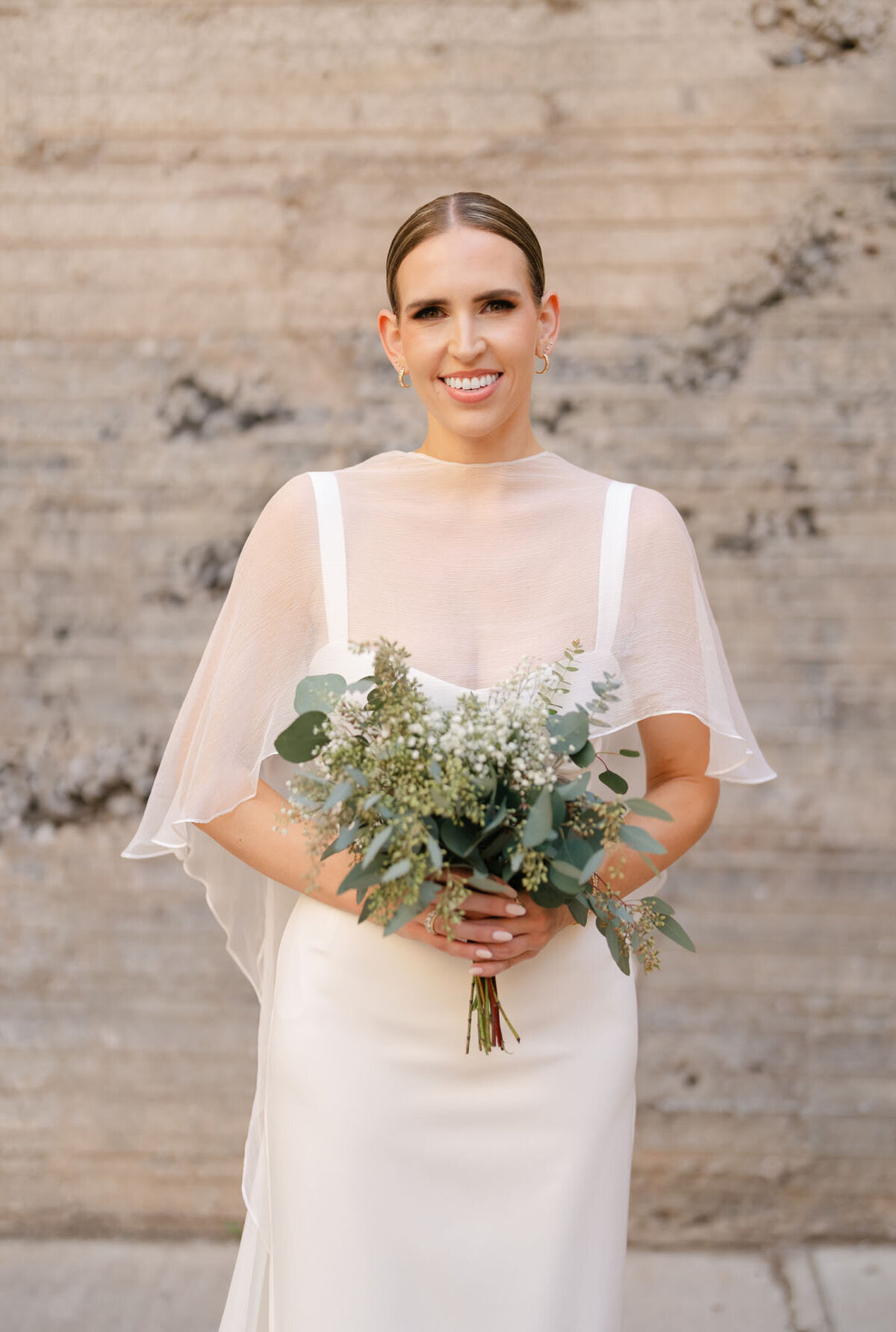 Modern Phoenix wedding photography focused on real moments and relaxed elegance.