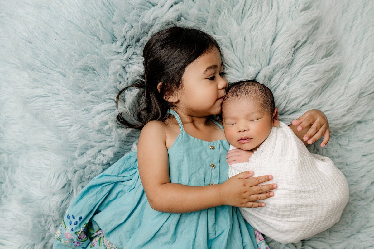 Tobis-Timeless-Treasures-Family-Newborn-Session-Charlotte-NC-11