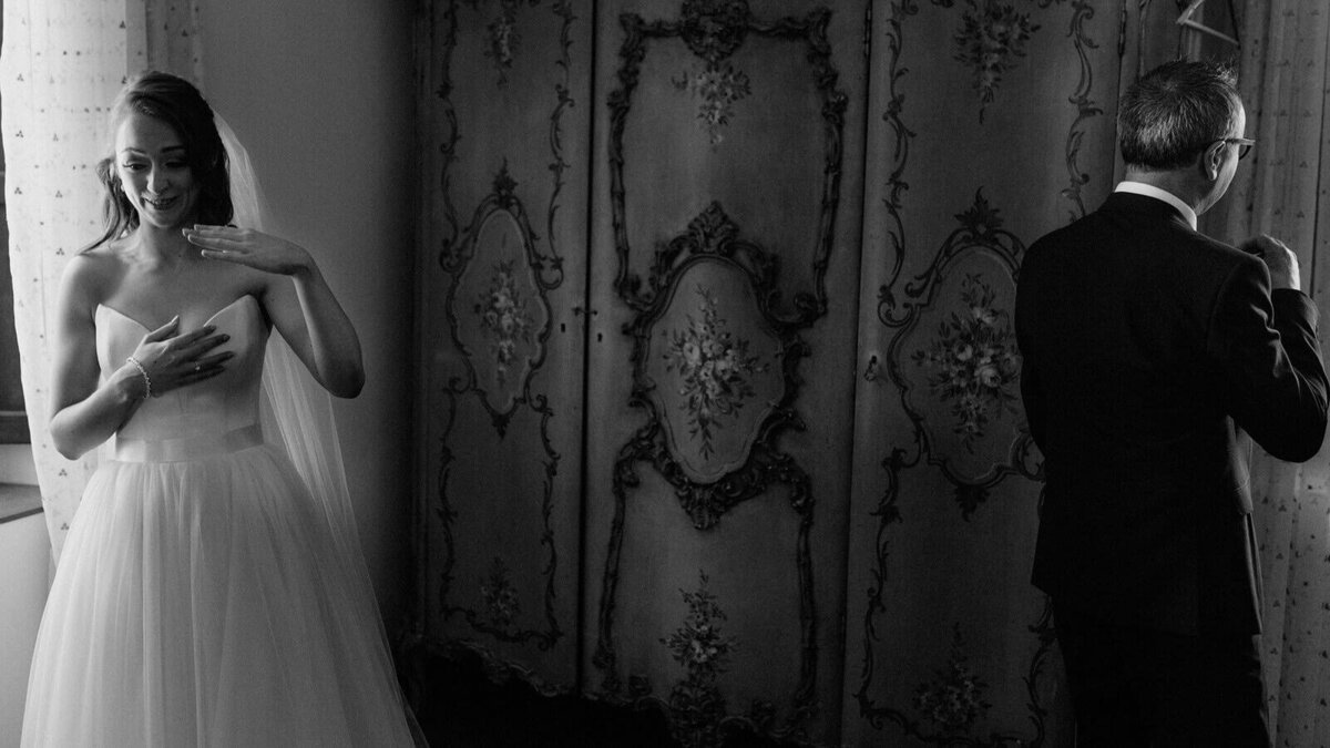 bride-dad-first-look-wedding-photographer