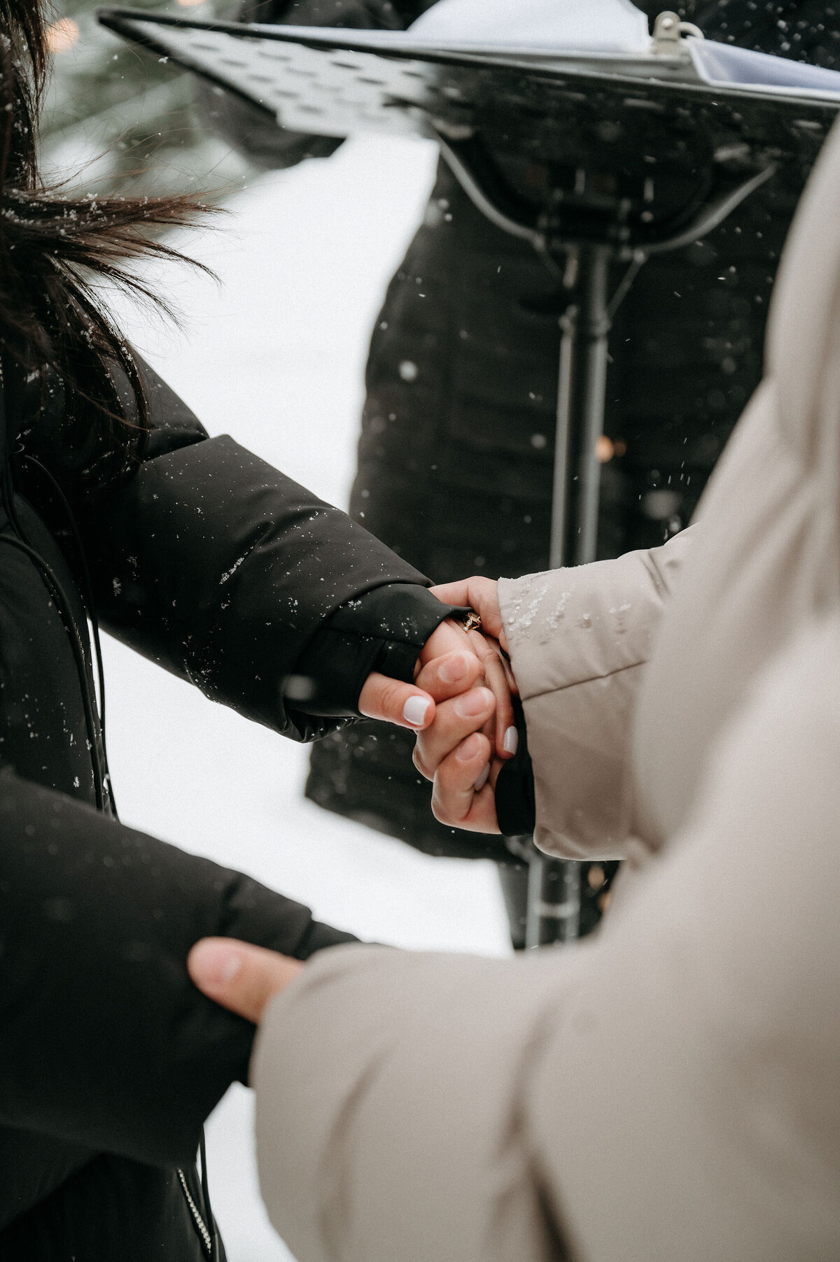 S-R_Winter-Elopement-Quebec-41
