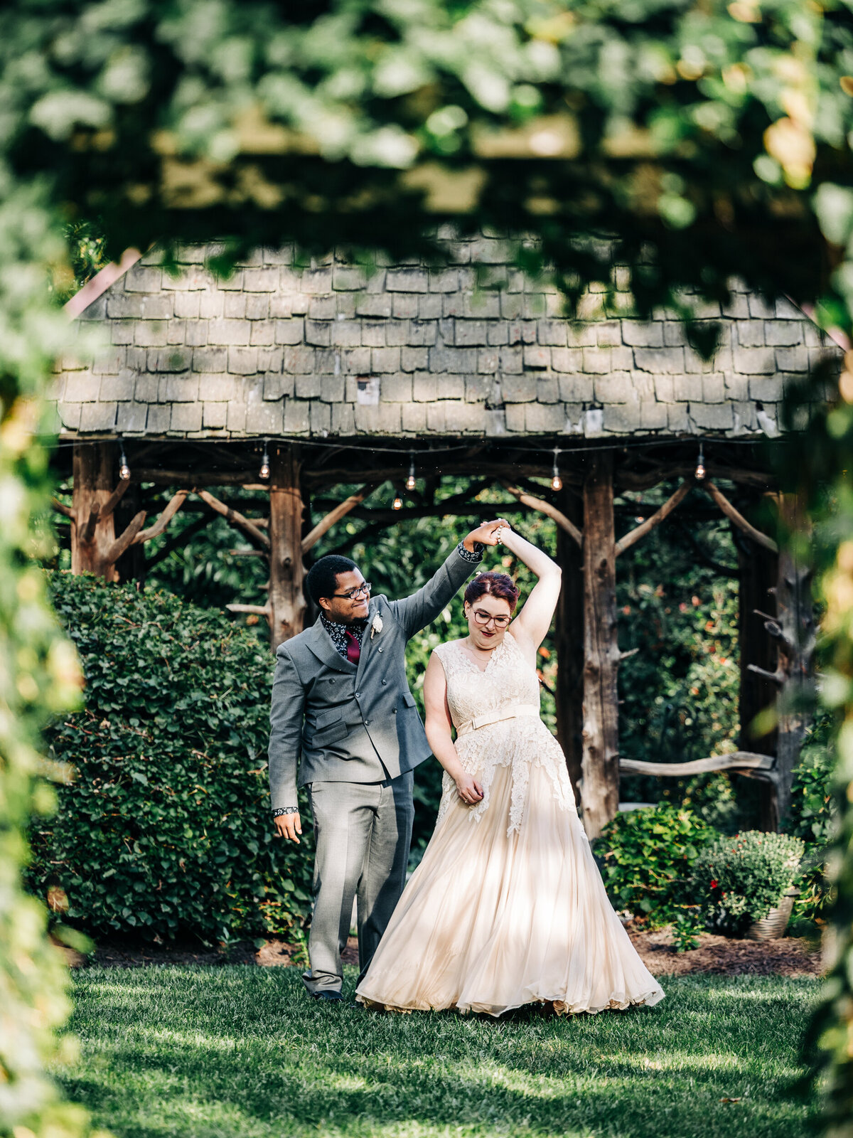 Pittsburgh-Wedding-Photographer-Maya-Elaine-Photography-Vandiver-Inn012