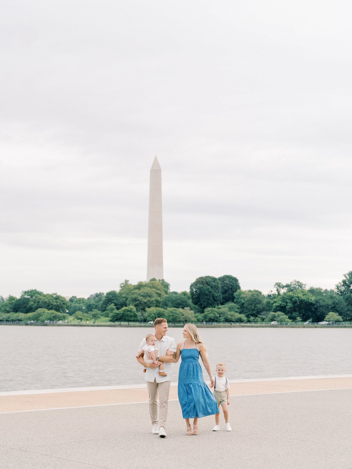 top-dc-family-photographer-jefferson-memorial-family-photos1