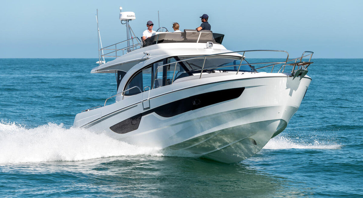 beneteau-antares-11FLY-exterior-3