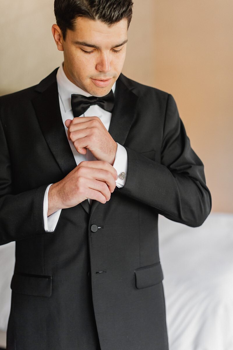 Classic Wedding at City Church of Evansville with Reception at ECC109