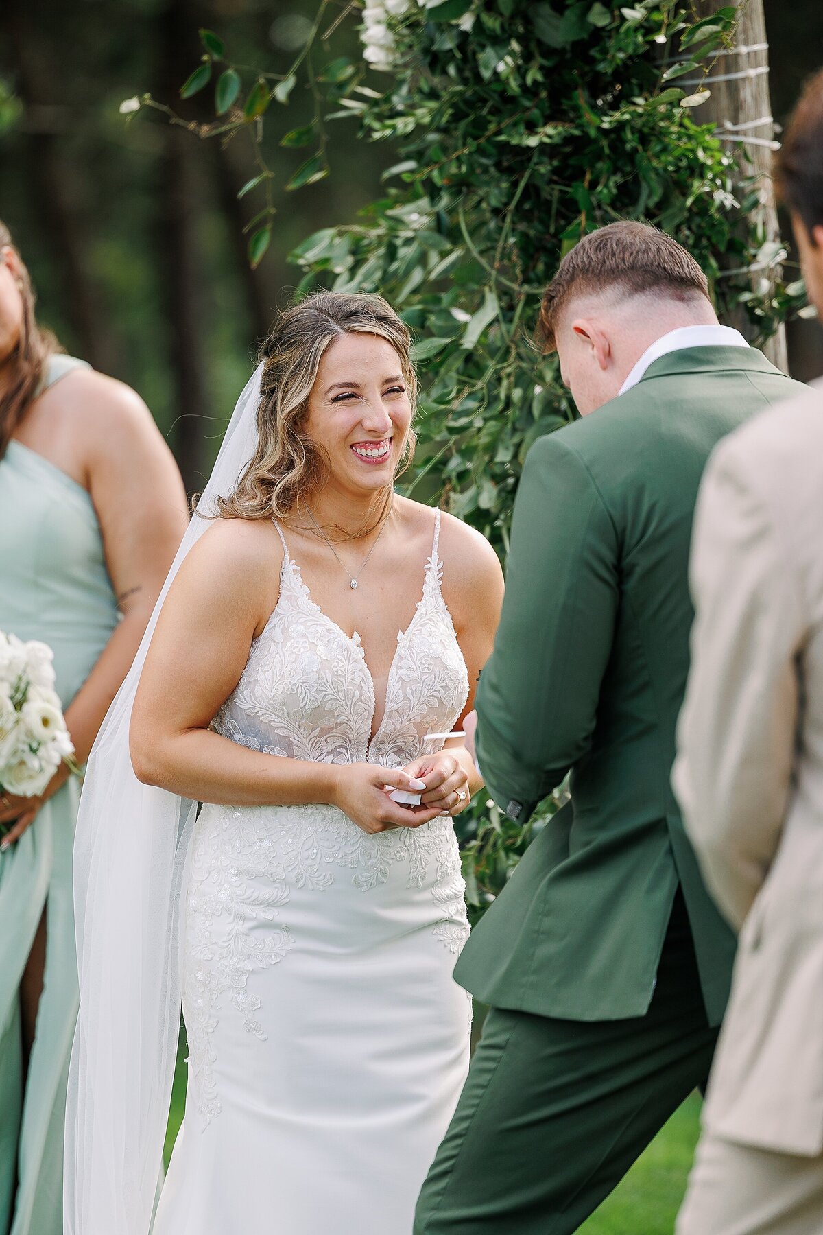 oak-barn-at-loyalty-wedding-rebecca-dotson-photography_0026