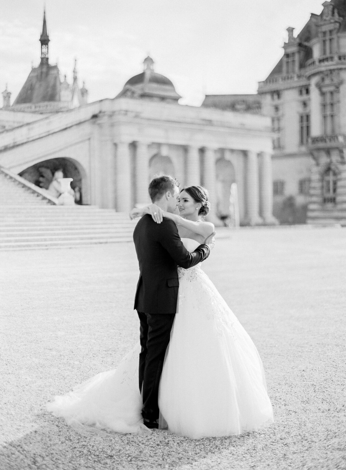 chateau-de-chantilly-luxury-wedding-phototographer-in-paris (49 of 59)