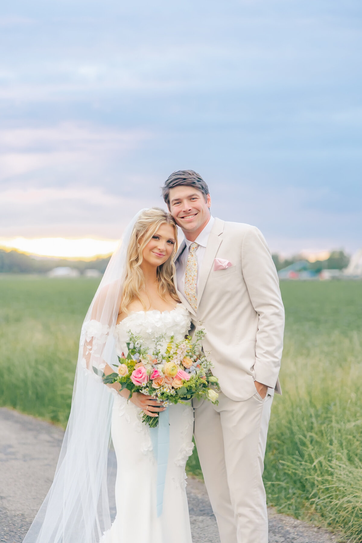 Sneak Peeks Creekside at Colliers End May Wedding | Lauren Elliott Photography | Emily & Kyle Anderson -148