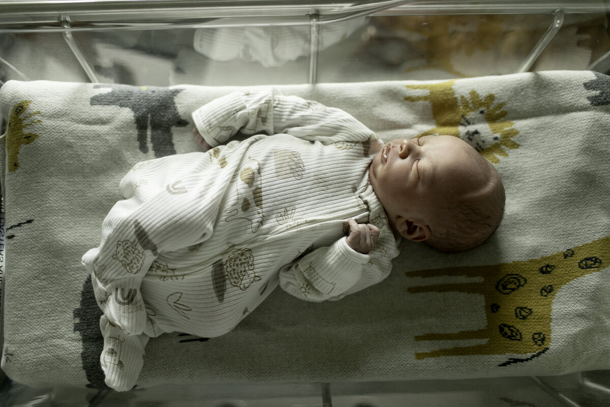 dfw-newborn-birth-photographer-chunky-monkey-10