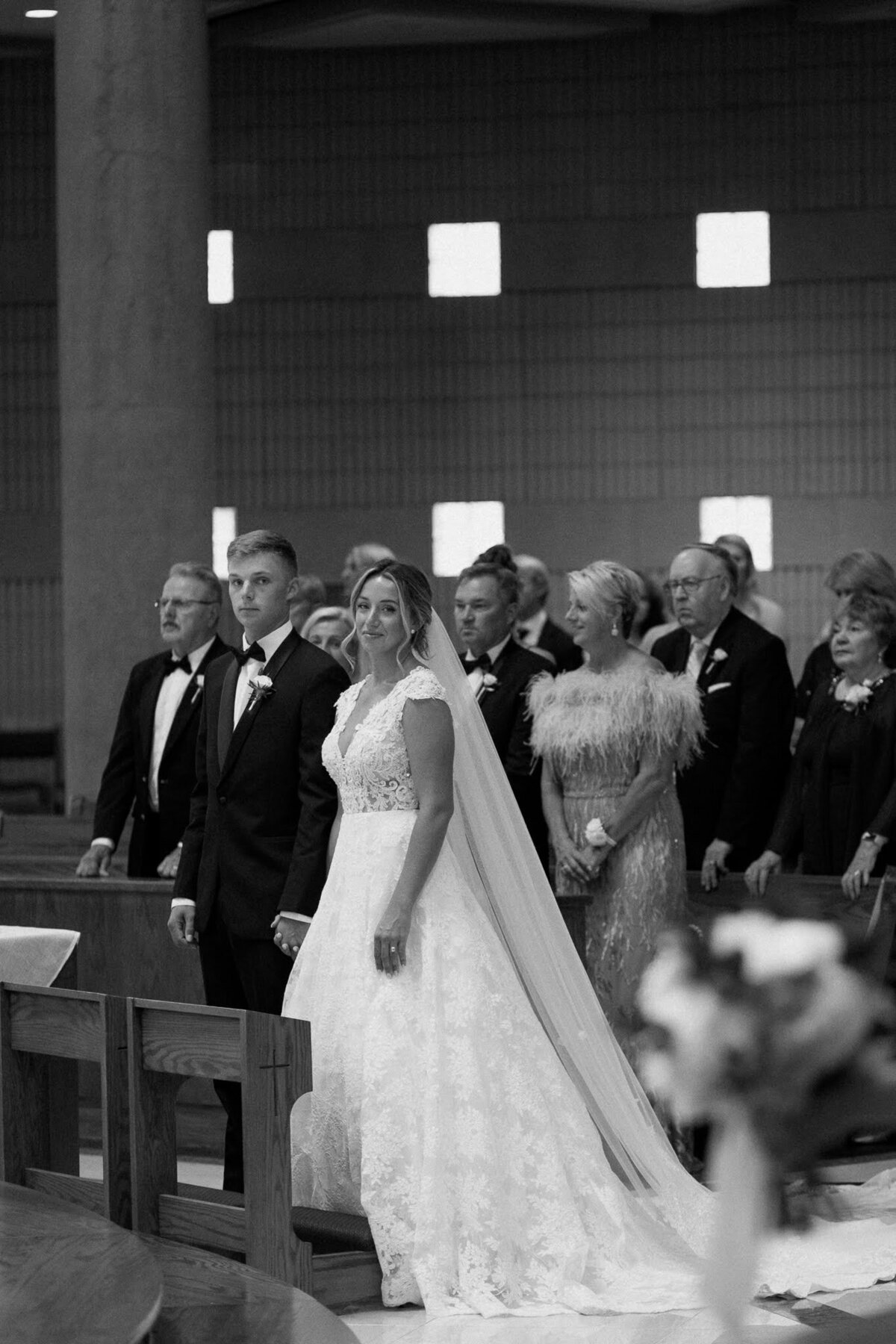 Nichole-Babiez-Photography-Dunham-woods-Geneva-Illinois-Wedding-luxury-editorial-timeless-modern-candid-bride-inspiration-chicago-photographer--32