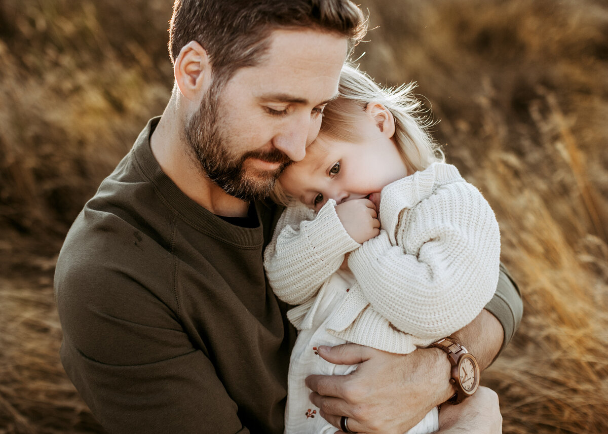 Father daughter photos at sunset in the fall with Erin Jachimiak Photography