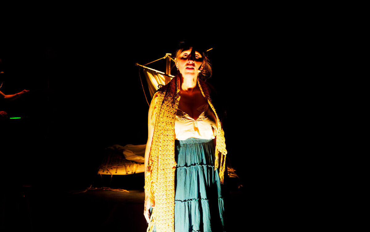 MATTEA Idée originale, interprétation Alexandra Lacour : texte Laura Léoni : mise en scène Sébastien Bonnabel : concept musical et sonore Alexandra Lacour, Ulysse Chaffin_4080078-3-Enhanced-NR