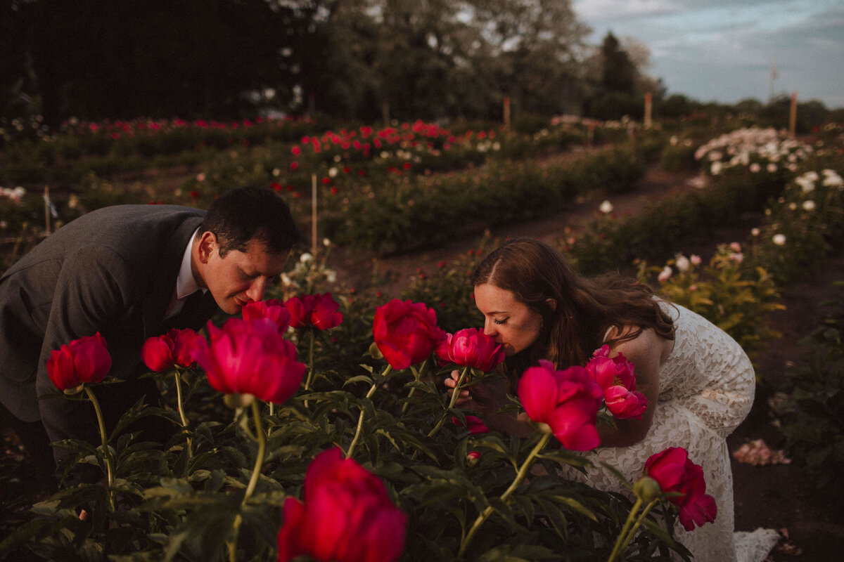 manitowoc-backyard-wedding-nikki-n-photography-395