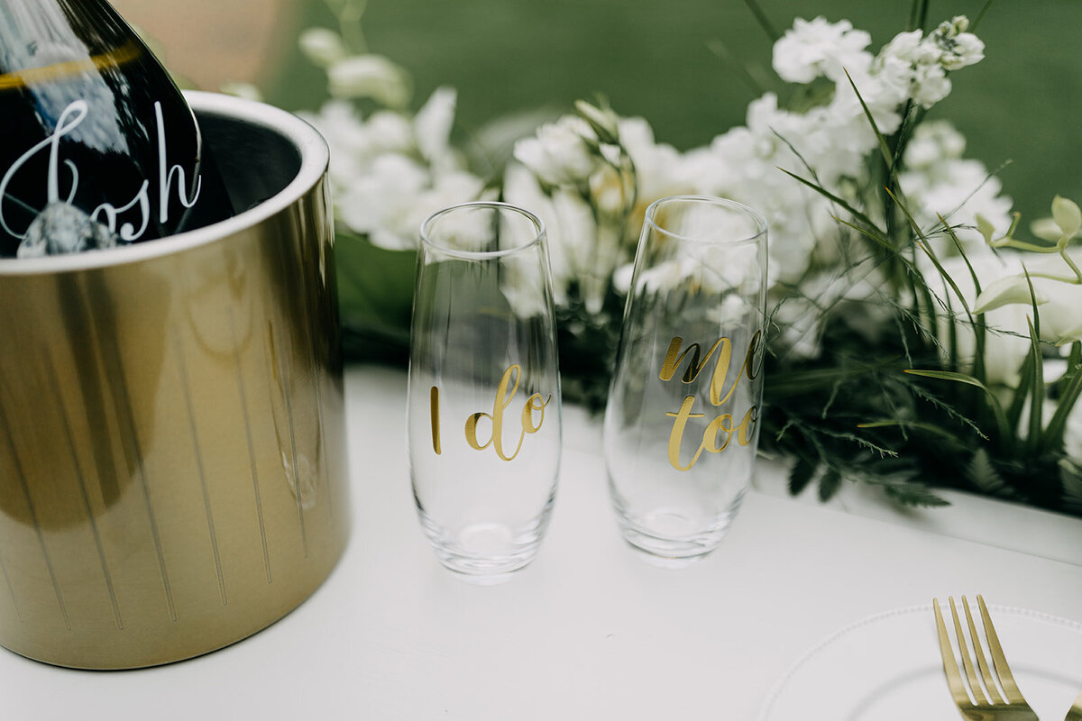 amber-whorter-sunken-gardens-elopement-chantilly-chic-celebrations-13
