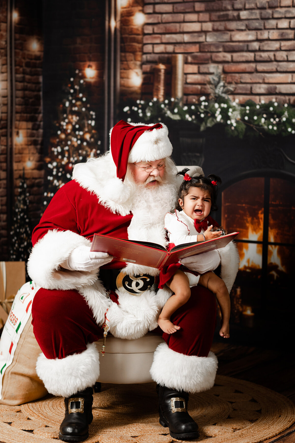 Best NWA holiday photographer, holiday portraits near me, Northwest Arkansas holiday photography, NW Arkansas holiday photos, NWA santa photos