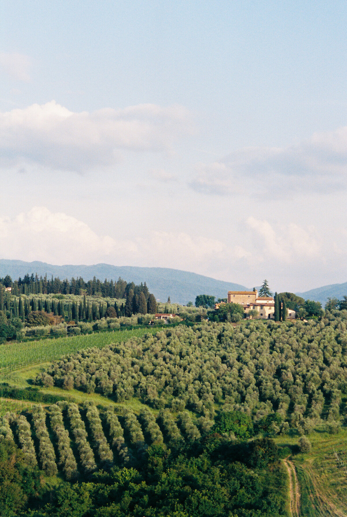 Villa-Corsini-Florence-Wedding-Larisa-Shorina-Photography-Italy-35mm-37