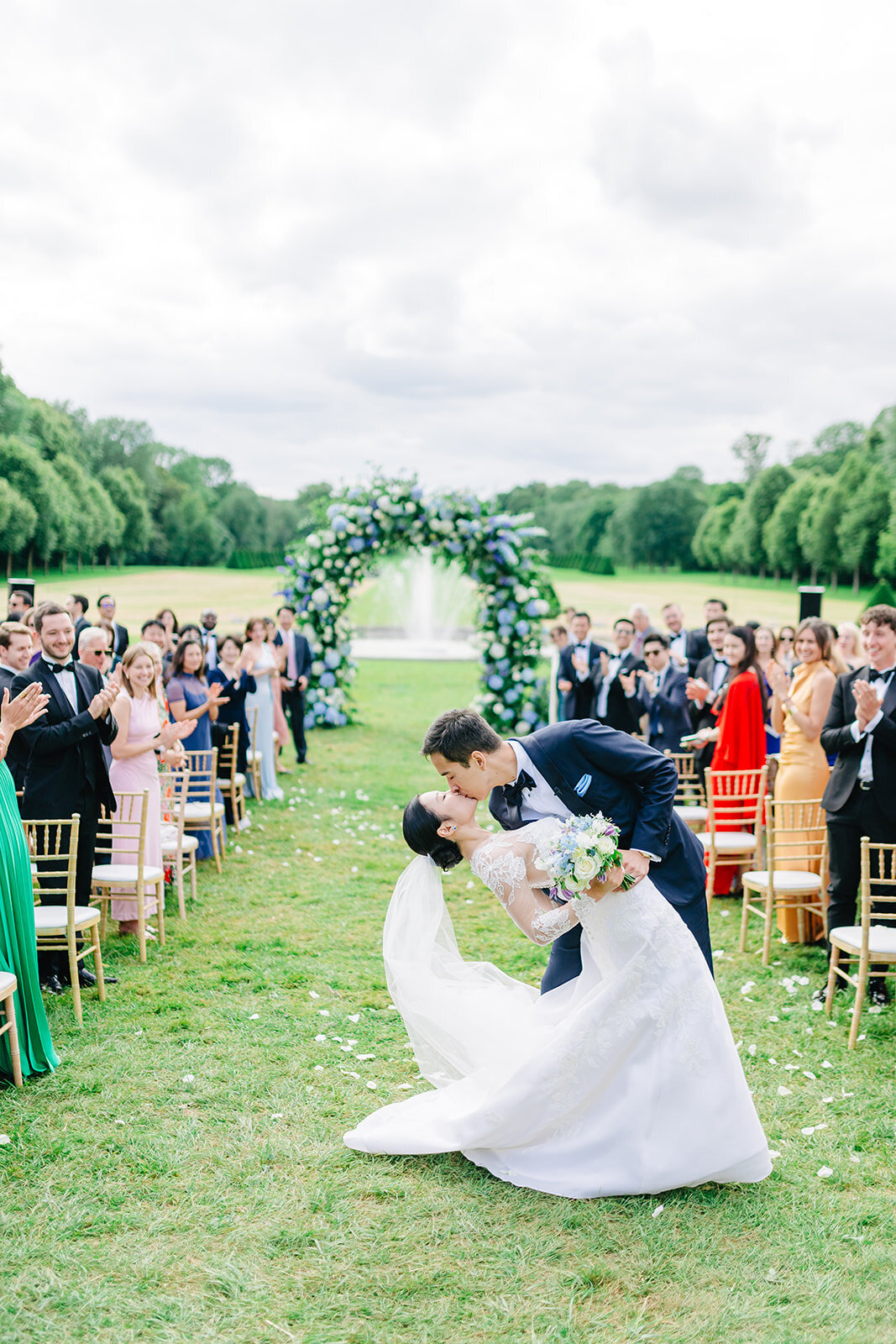 MorganeBallPhotography-Wedding-ZoeEdward-08-ChateauChamplatreux-Ceremony-501-2