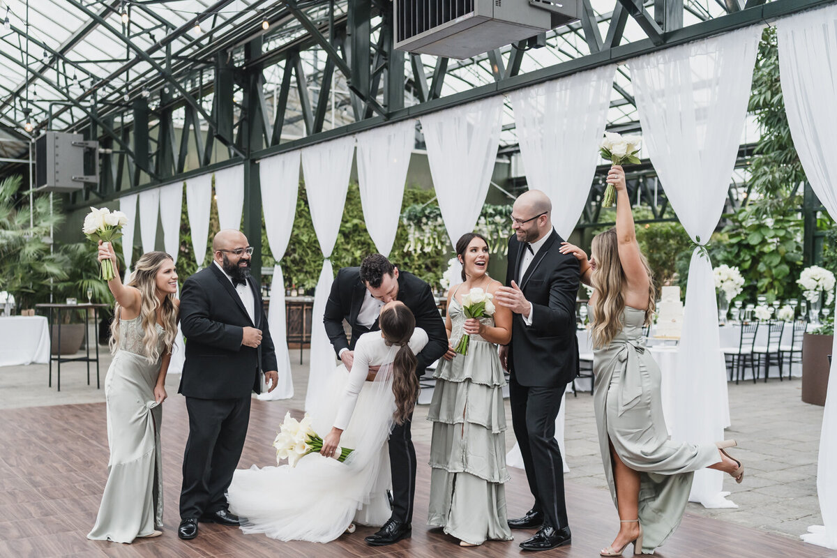 A MODERN ROMANTIC CLASSIC BLACK TIE PLANTERRA CONSERVATORY LUXURY WEDDING IN WEST BLOOMFIELD MICHIGAN BY KARI DAWSON115