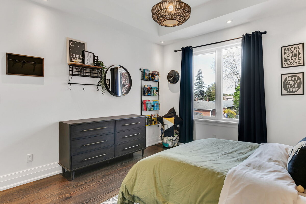 57-web-or-mls-31_003_Third Bedroom