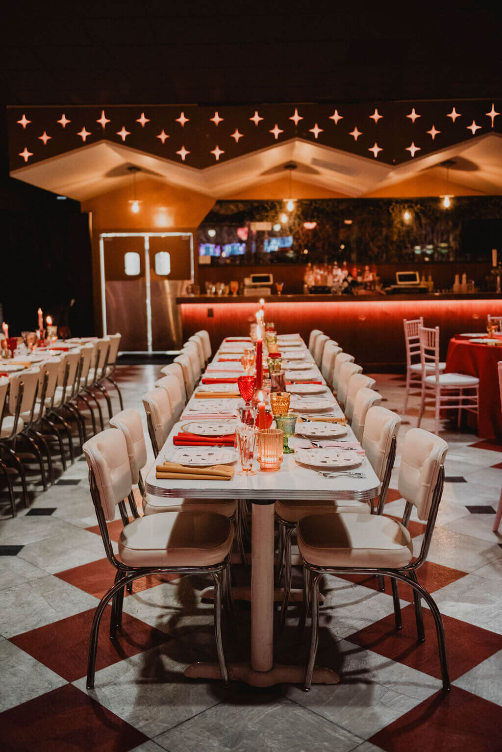 47.eastside-bowl-bowling-alley-prom-inspired-wedding-modern-vintage-events)