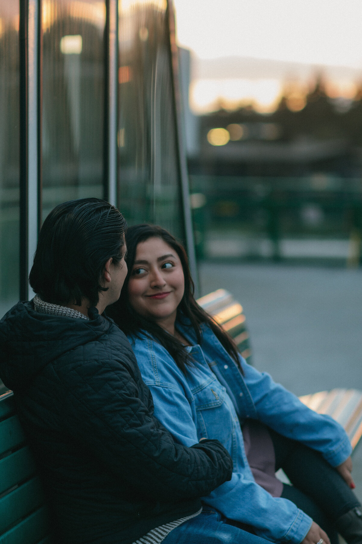 couples-session-seattle-ferry-jennifer-moreno-photography-documentary-style-washington