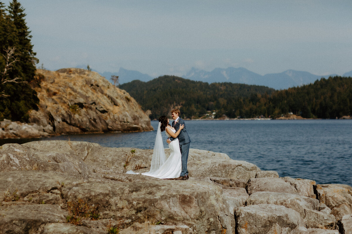 intimate-backyard-wedding-elopement-ceremony-vancouver-photographer-lowres_1