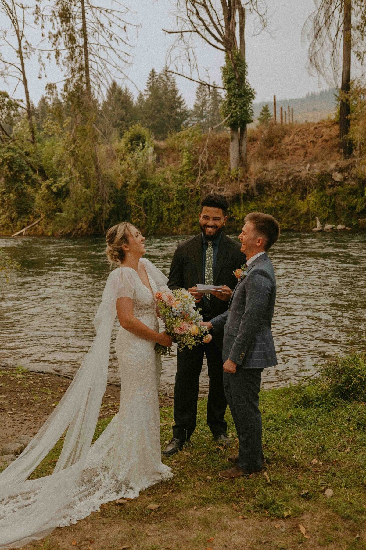 Mckenzie-River-Wedding-Photos-27
