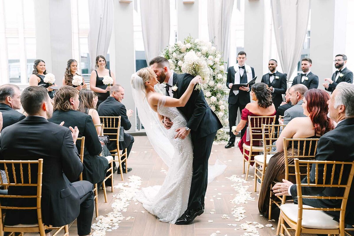 doubletree rooftop charlotte wedding photographer-8_jamie marie photography