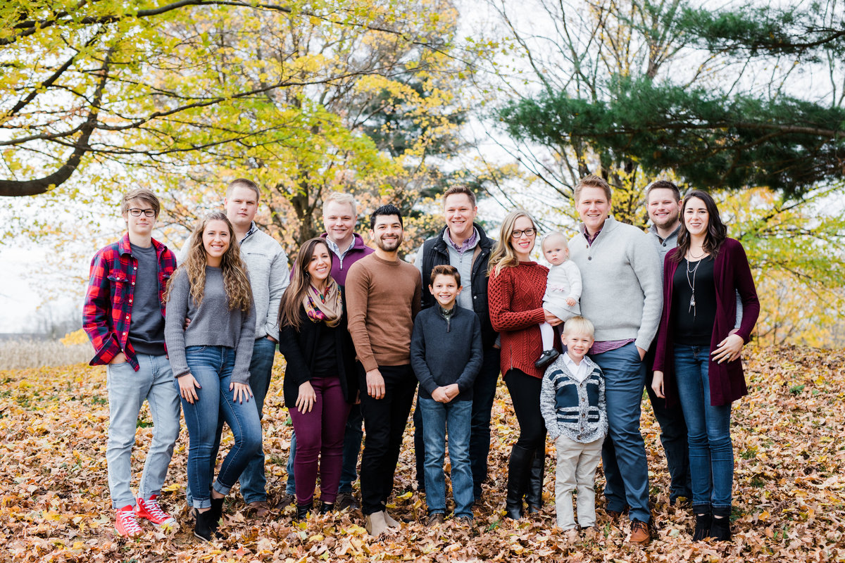 Extended family photo in the fall