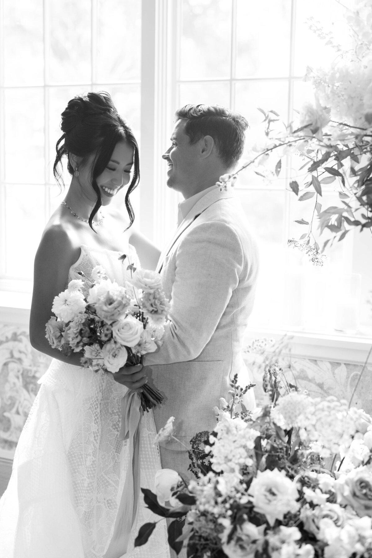 Beach-club-wedding-photos-alexandra-robyn-minneapolis-48