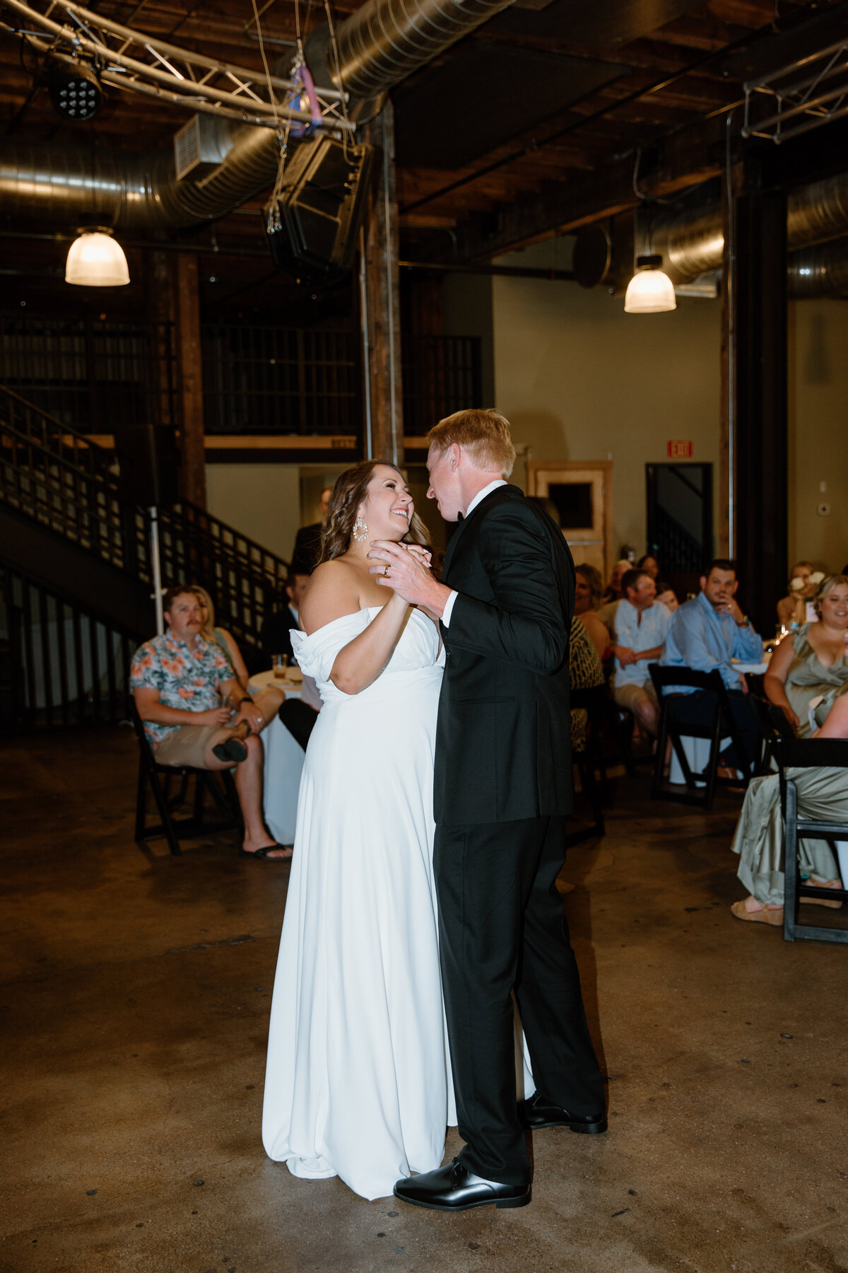 553-boise-wedding-photographer-idaho-linen-building