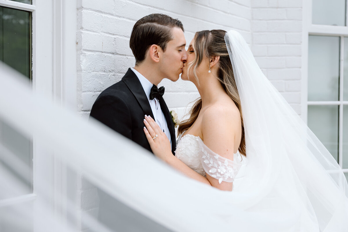 Nicole & Lucas Wedding Samples-210