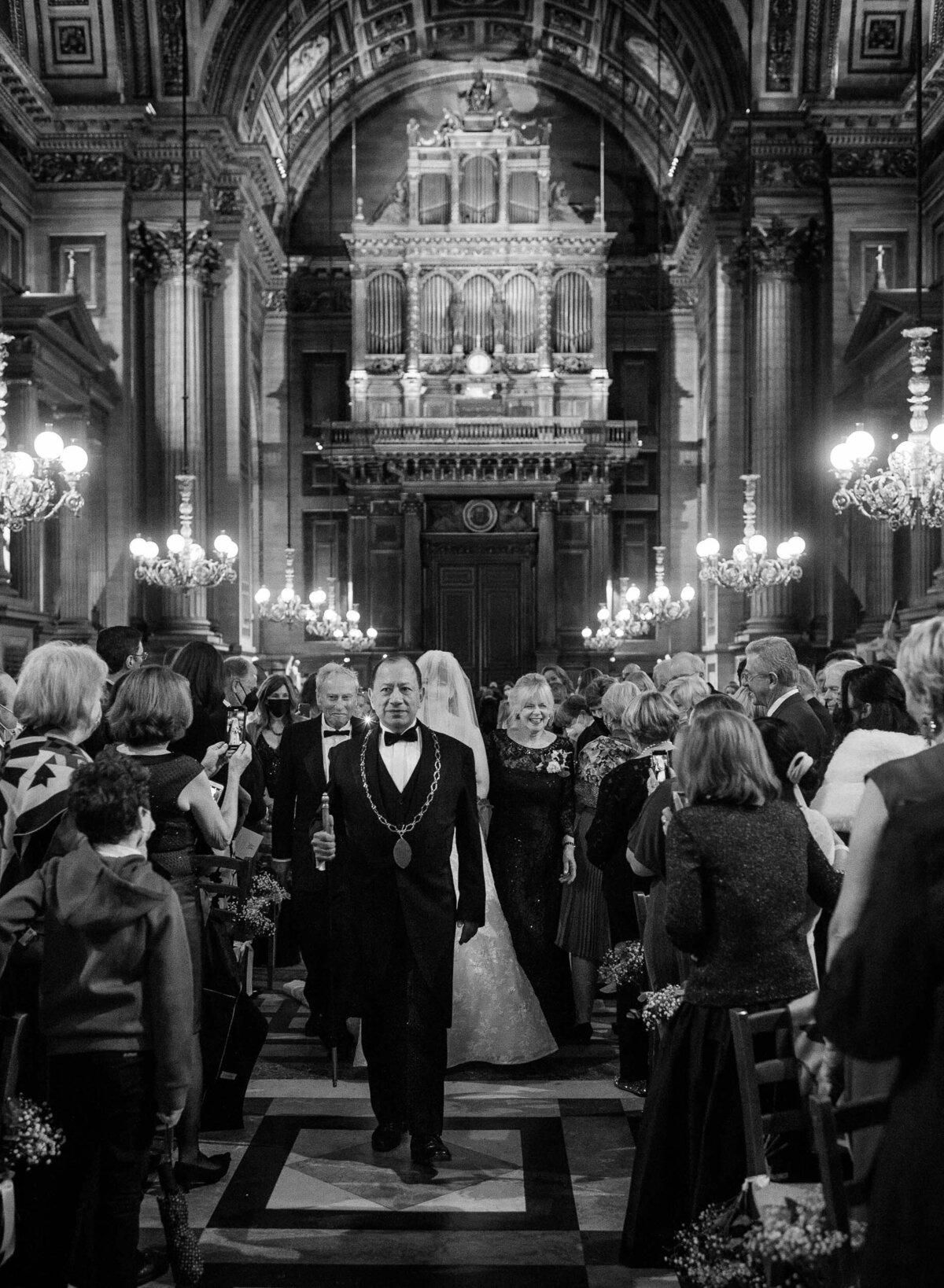 25-Alexandra-Vonk-photography-wedding-Madeleine-church-Paris